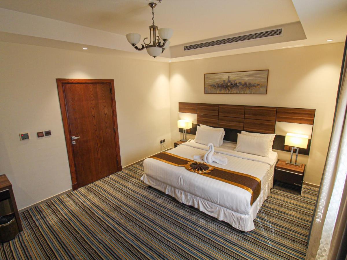 Friesian Hotel Suites Dschidda Exterior foto